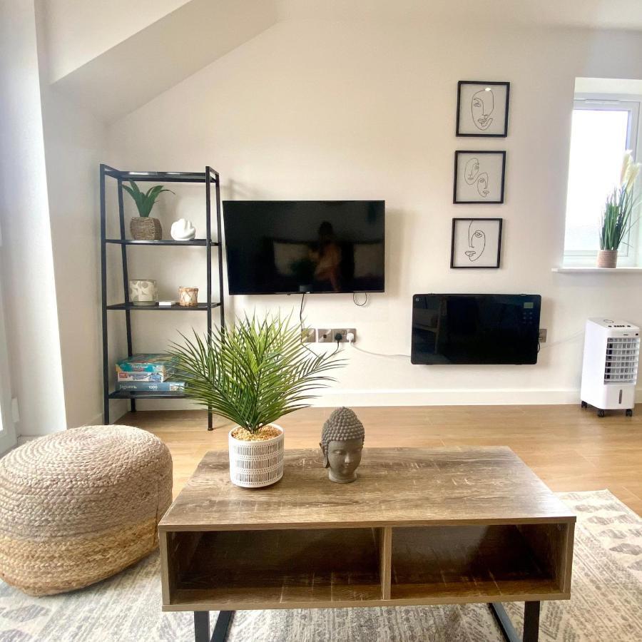 Modern 2 Bed Apartment/Free Parking/Near City/Self-Check In Handsworth Dış mekan fotoğraf