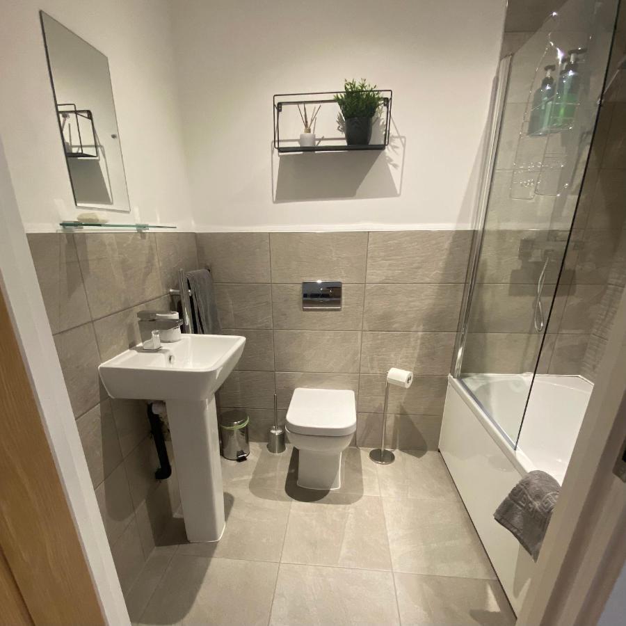 Modern 2 Bed Apartment/Free Parking/Near City/Self-Check In Handsworth Dış mekan fotoğraf