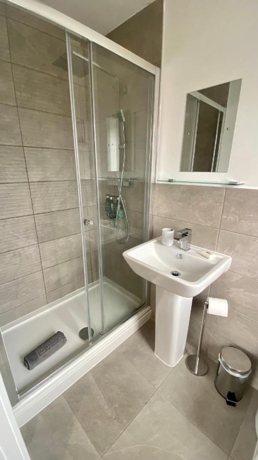 Modern 2 Bed Apartment/Free Parking/Near City/Self-Check In Handsworth Dış mekan fotoğraf
