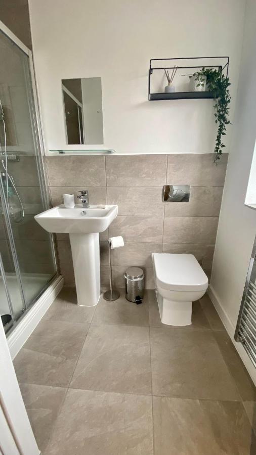 Modern 2 Bed Apartment/Free Parking/Near City/Self-Check In Handsworth Dış mekan fotoğraf